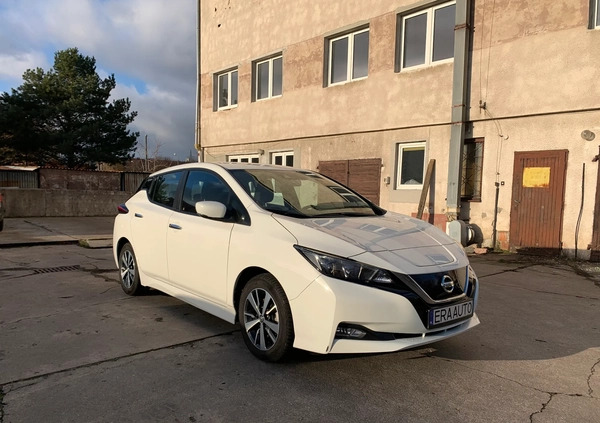 Nissan Leaf cena 64821 przebieg: 123000, rok produkcji 2018 z Bydgoszcz małe 596